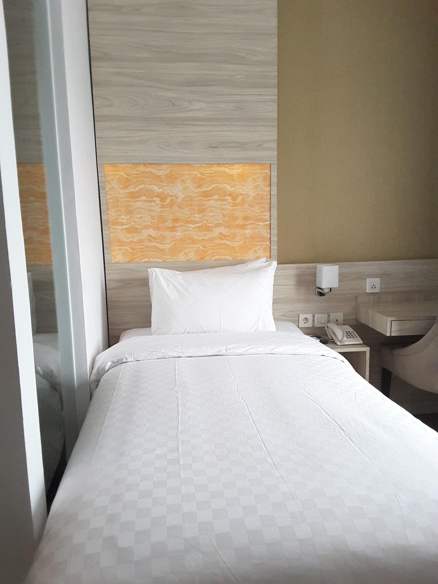 Akshaya Hotel Karawang Exterior foto