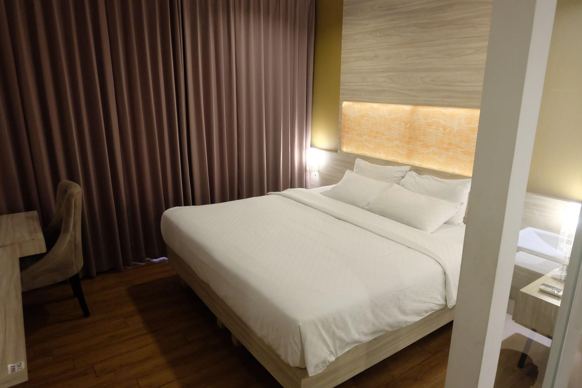 Akshaya Hotel Karawang Exterior foto