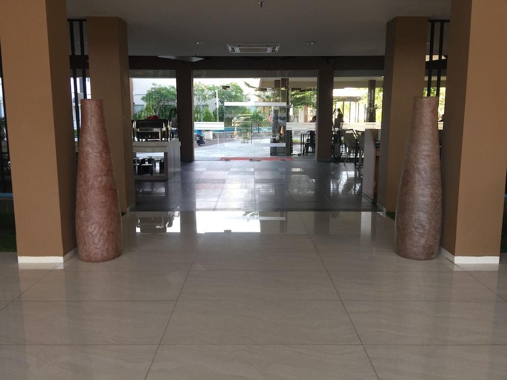 Akshaya Hotel Karawang Exterior foto