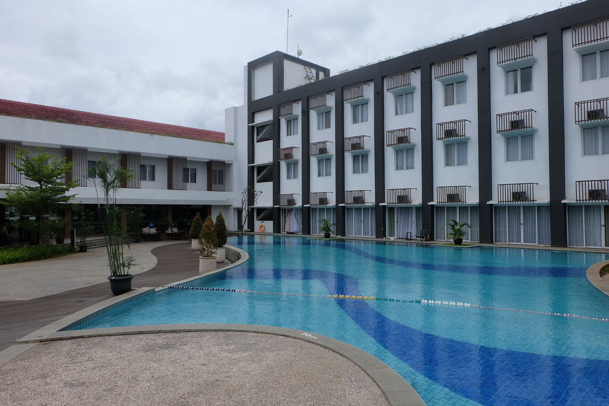 Akshaya Hotel Karawang Exterior foto
